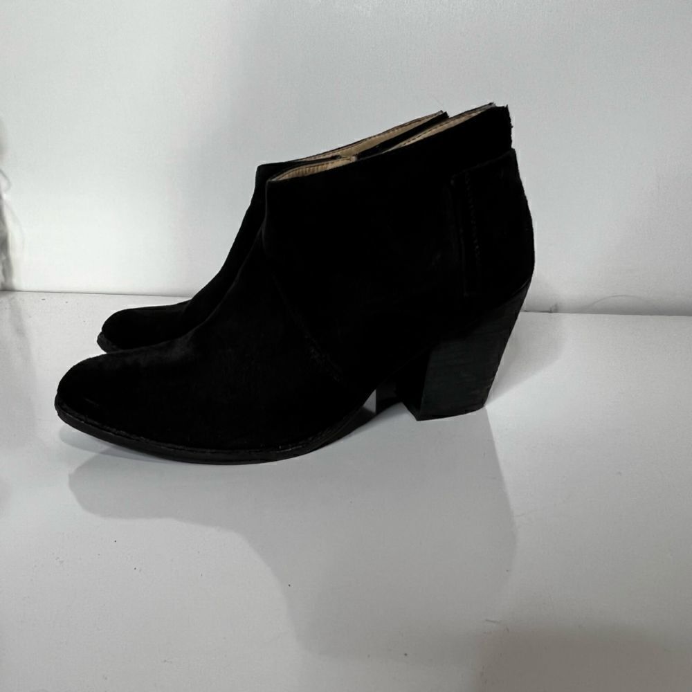 Coconuts by Matisse Black Suede Like Ankle Booties Moonlight Style